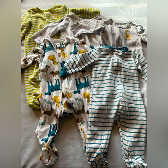 Carter's Other - Carter’s brand bundle of 5 size 6 months footie pajamas